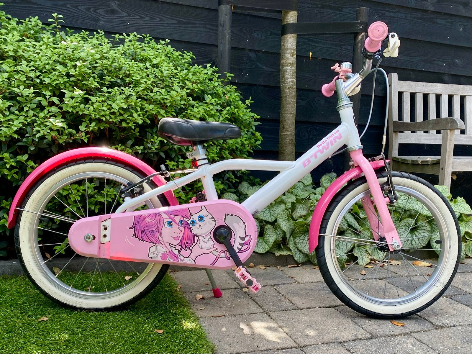Btwin kinderfiets 16 inch - Roze/Wit, Ophalen, Zo goed als nieuw, Velgrem, 16 tot 20 inch