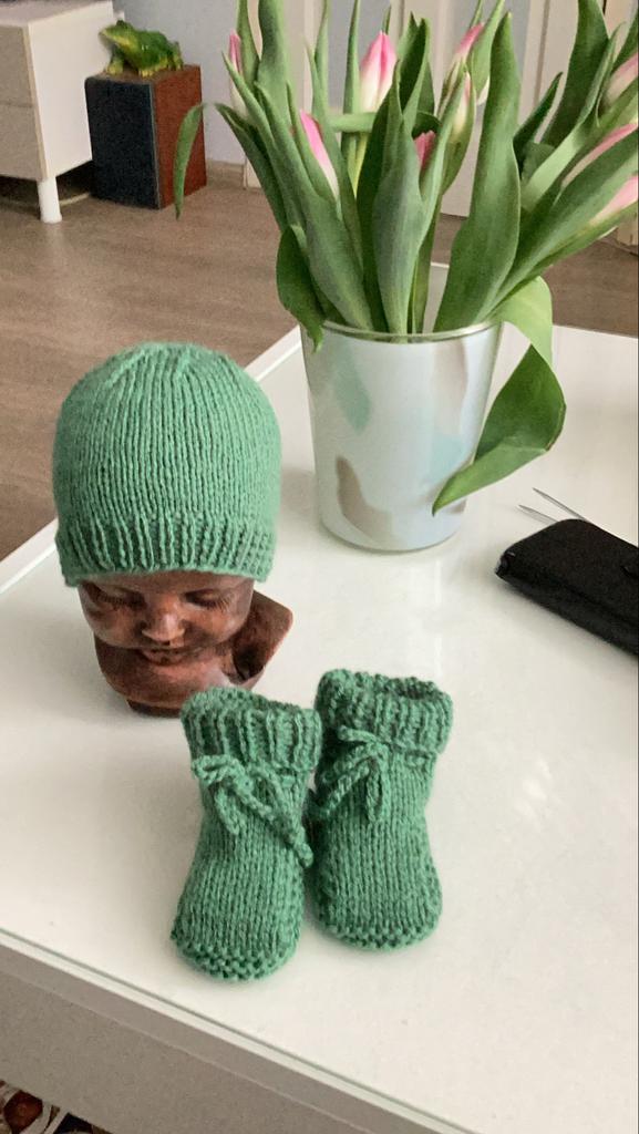 Handgemaakte baby slofjes & mutsjes - Kraamkado, Ophalen of Verzenden, Nieuw, Jongetje of Meisje