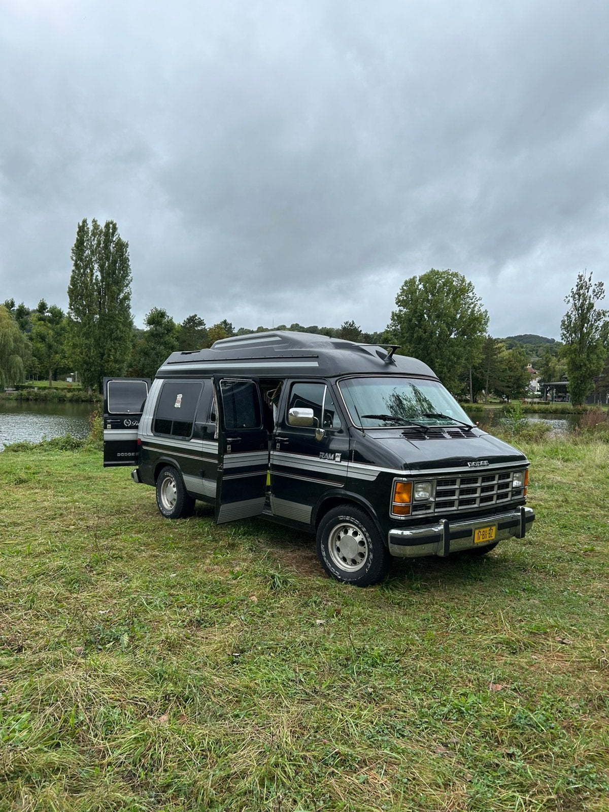 Dodge ram 150 LPG camper kenteken en lpg en jaar apk, Buscamper of Camperbus, Tot en met 2, Particulier, LPG