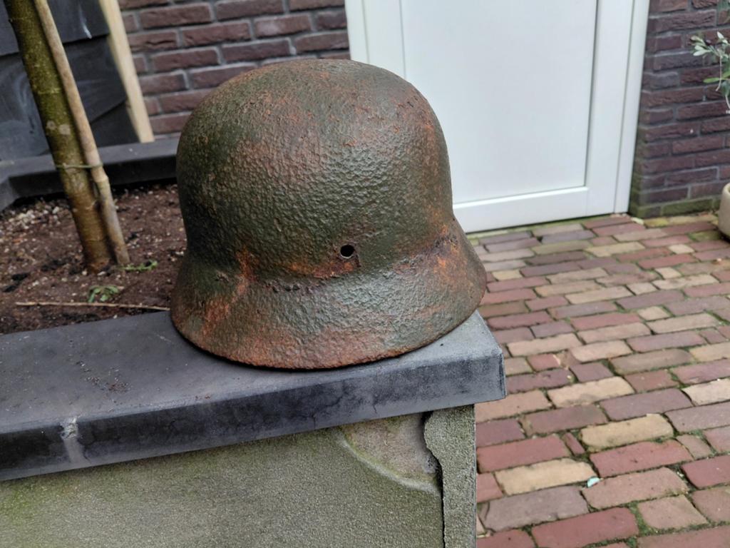 Xx helm bodemvonst, Verzamelen, Ophalen of Verzenden, Nederland, Helm of Baret