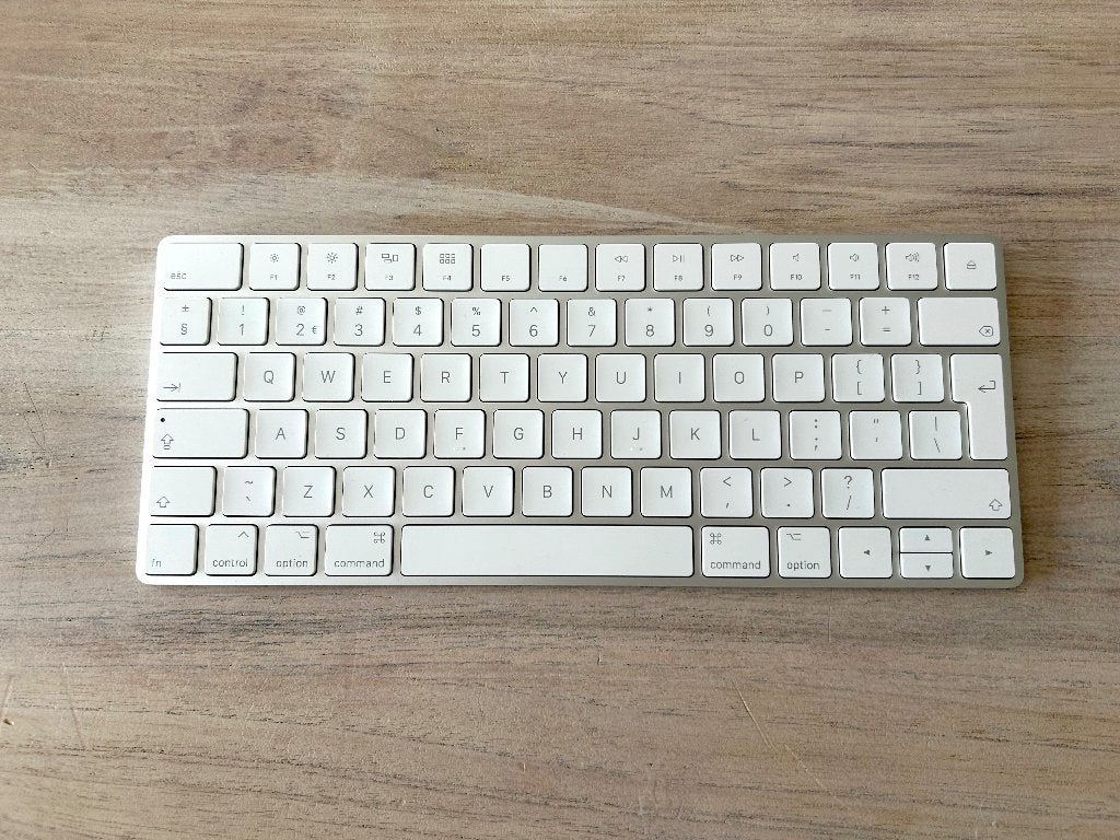 Apple Magic Keyboard A1644, Computers en Software, Toetsenborden, Verzenden, Zo goed als nieuw, Draadloos, Qwerty