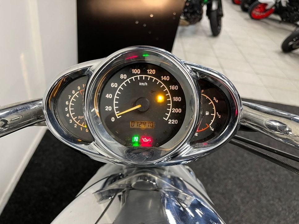Harley-Davidson V-ROD VRSCA (bj 2001), Motoren, 2 cilinders, Harley-Davidson, Chopper, Bedrijf
