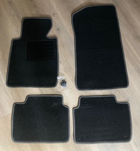 Mattenset voor een BMW 3-serie E46, Auto-onderdelen, Interieur en Bekleding, Info@schoenek.de, Nieuw, Ophalen of Verzenden, Gabor-Schönek-Straße 1 -5, 93149 Nittenau