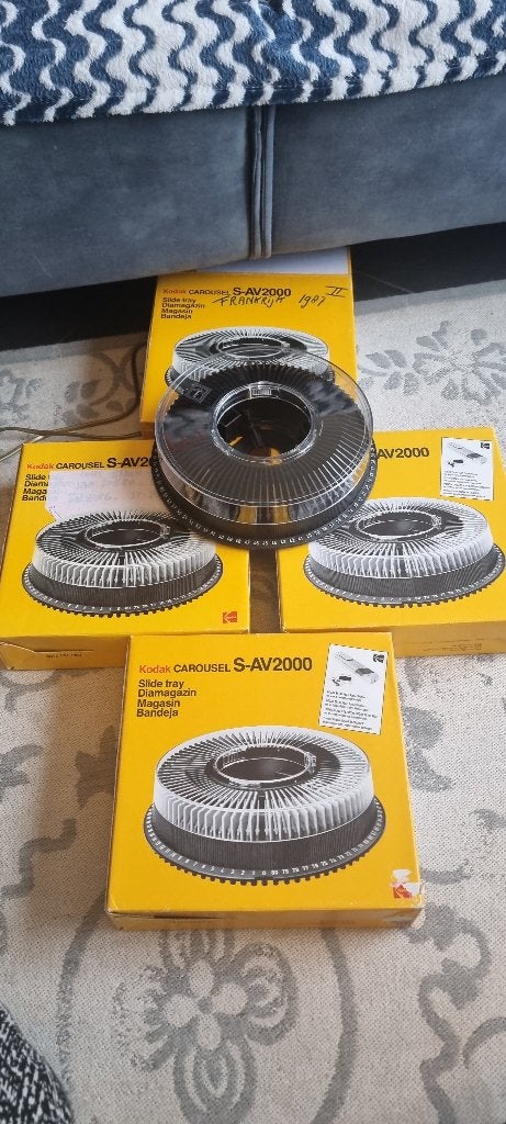 4x Kodak Carousel S-AV2000 Diamagazijnen - Uitstekende Staat, Ophalen of Verzenden, Zo goed als nieuw, Dia-accessoire, Overige merken