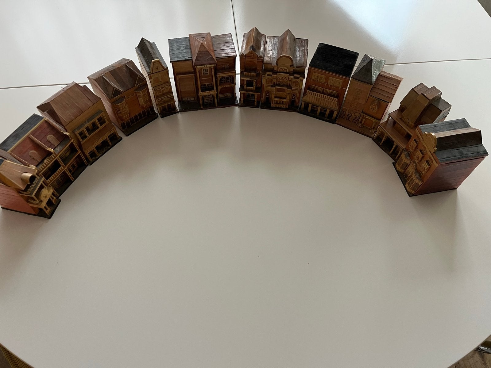 Handgemaakte miniatuurhuisjes van bamboe en hout, Ophalen of Verzenden, Gebruikt