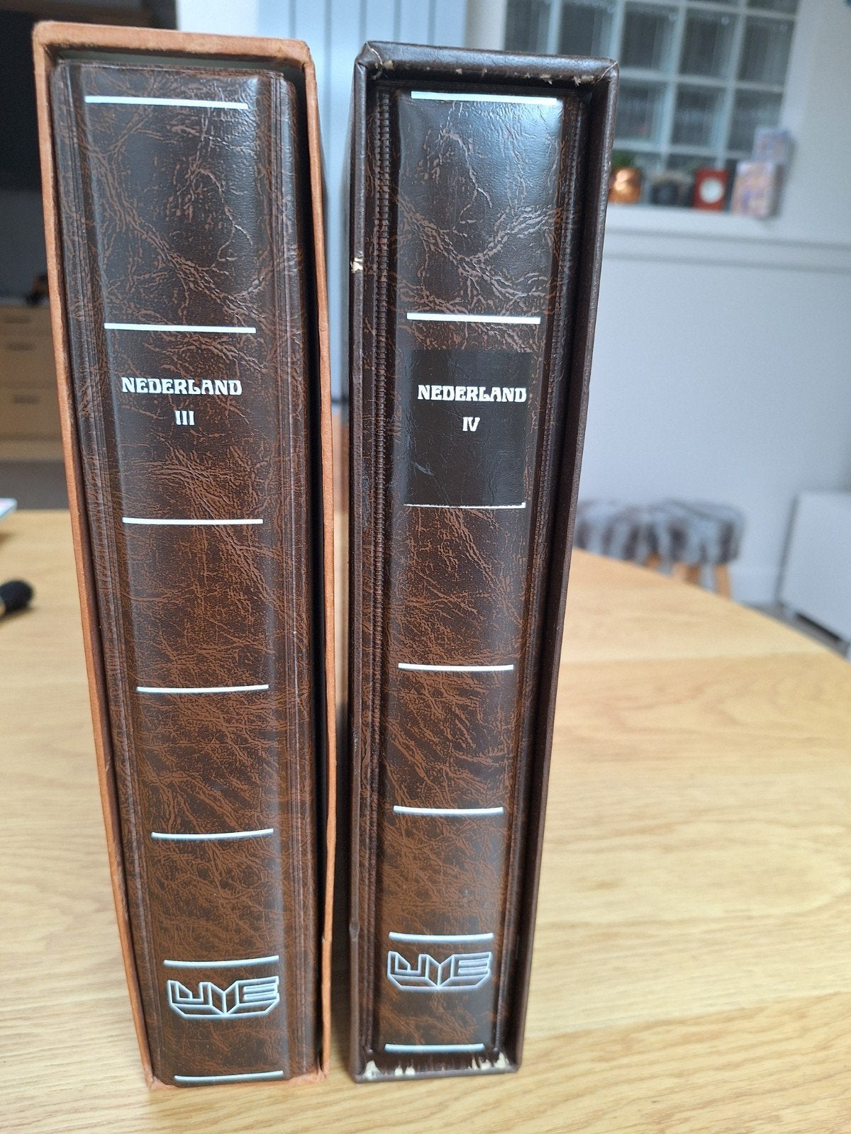 Nederland Postzegelalbums III & IV - Lege Albums, Postzegels en Munten, Ophalen, Na 1940, Gestempeld