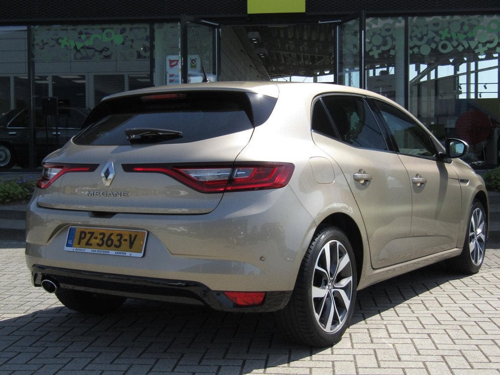 RENAULT Megane 1.2 TCe 130pk Bose / Navigatie / Camera / Hea, Auto's, Renault, Voorwielaandrijving, Gebruikt, 4 cilinders, Bruin