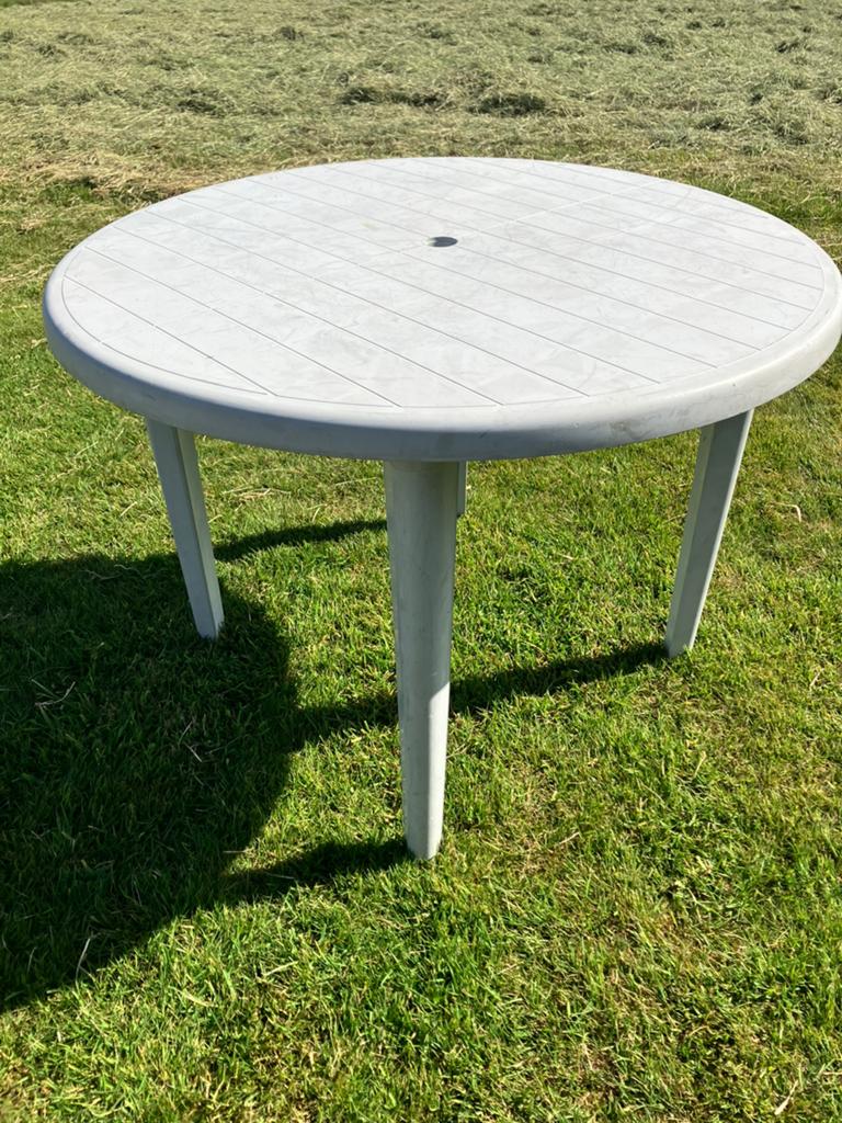 Witte kunststof tuintafel rond Ø 100 cm, Ophalen, Zo goed als nieuw, Rond, Kunststof