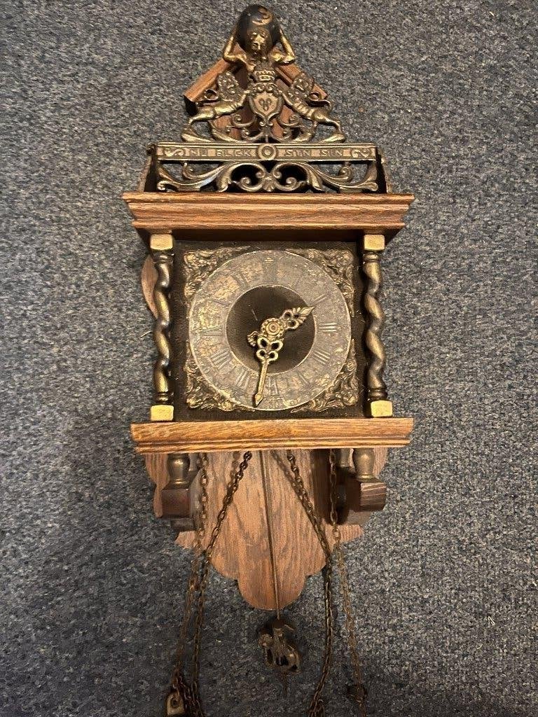 Oud klokje met gewichten en slagwerk, Ophalen of Verzenden