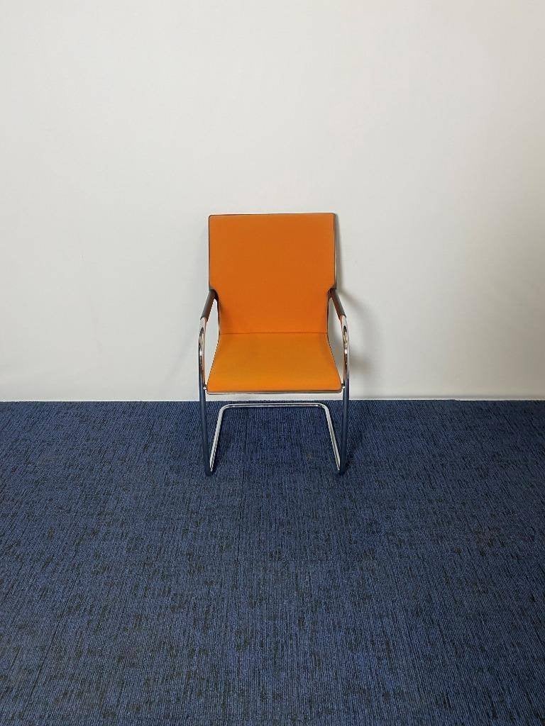 4 x Vergaderstoel Thonet S55, oranje stof, design, Ophalen, Gebruikt, Overige kleuren, Vier