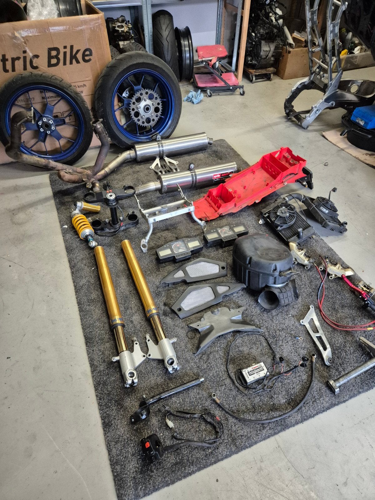 Aprilia RSV Mille / Tuono gen1 onderdelen (ohlins, oz, carb), Motoren, Onderdelen | Overige, Gebruikt, Aprilia, Aprilia, Ophalen of Verzenden