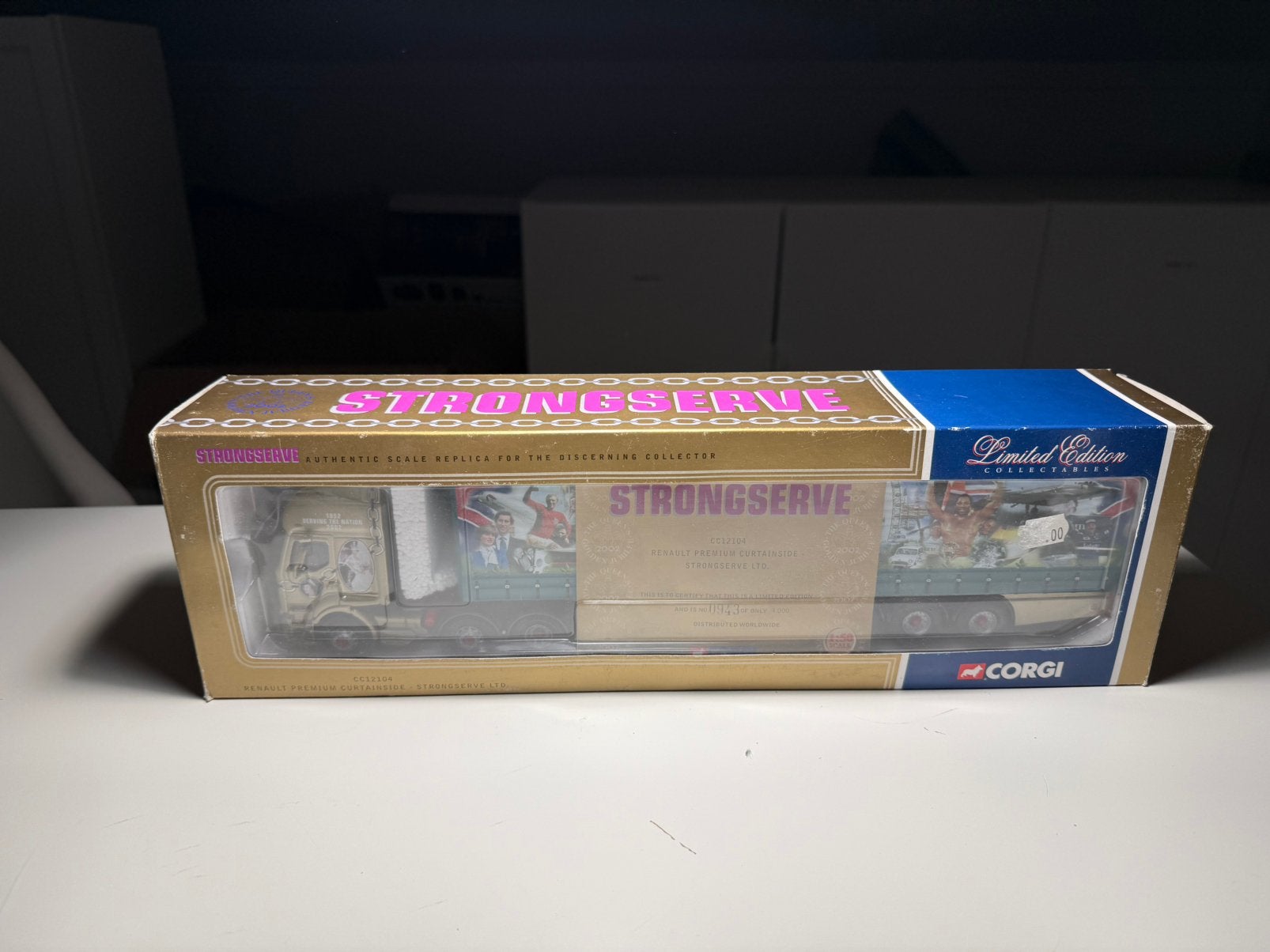Corgi Toys - Renault Premium Curtainside - Schaal 1:50, Hobby en Vrije tijd, Modelauto's | 1:50, Verzenden, Nieuw, Bus of Vrachtwagen