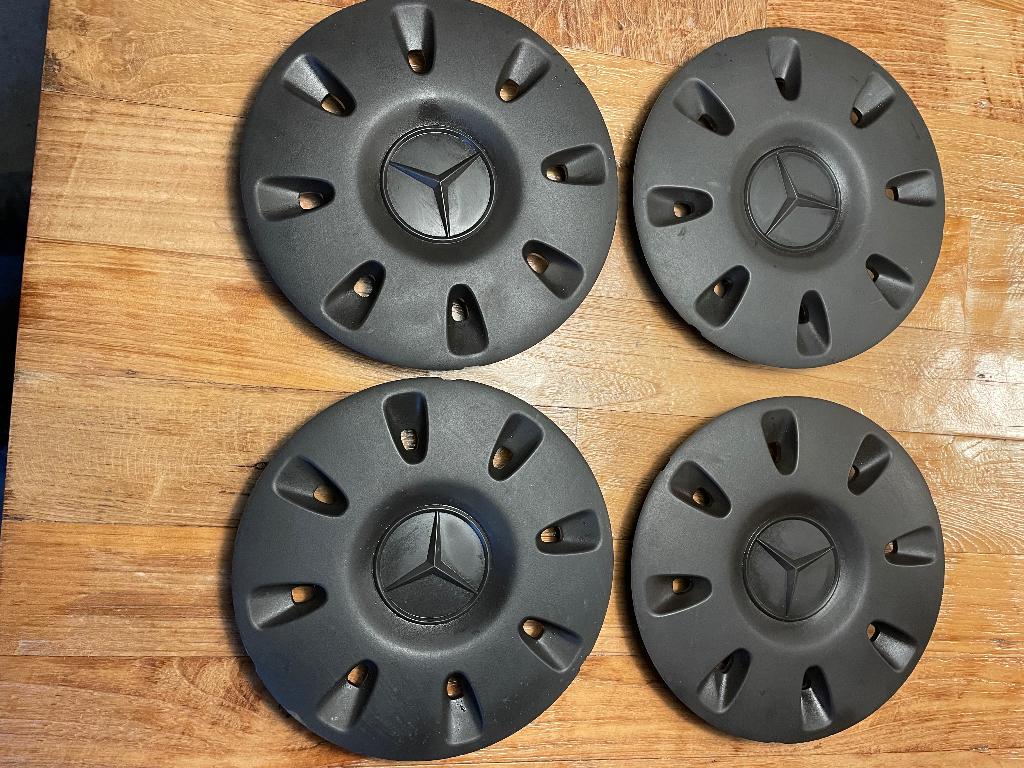 4x wieldoppen voor een Mercedes Benz Vito / sprinter ???, Auto diversen, Wieldoppen, Ophalen of Verzenden, Zo goed als nieuw