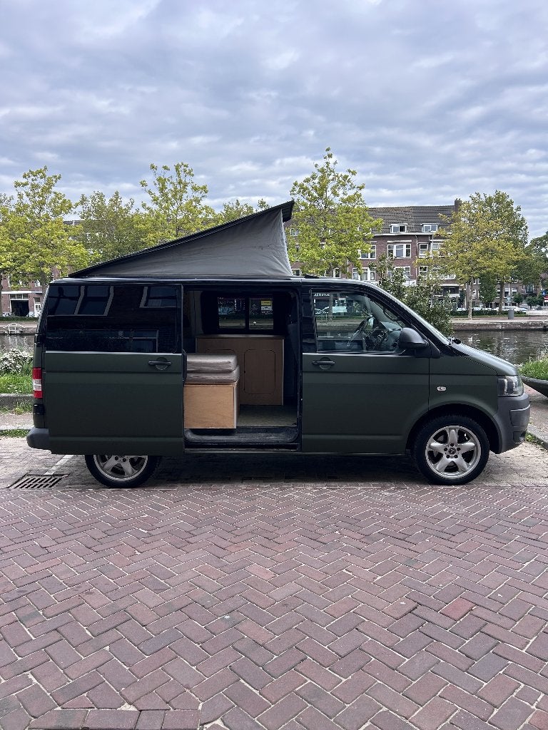 Volkswagen Camper, Auto's, 241 €/maand, 7 stoelen, Zwart, Transporter