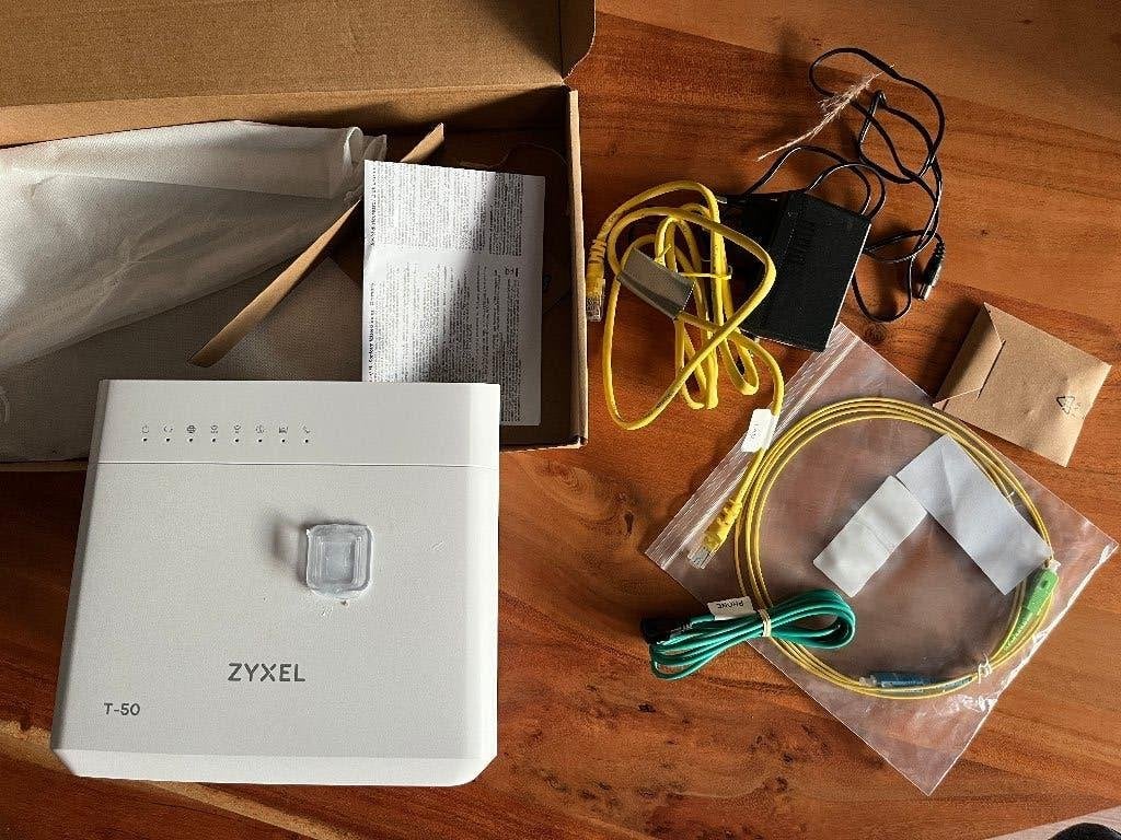 VMG8825-T50 Zyxel T-50 Router met modem, Ophalen of Verzenden, Gebruikt, Router met modem, Zyxel
