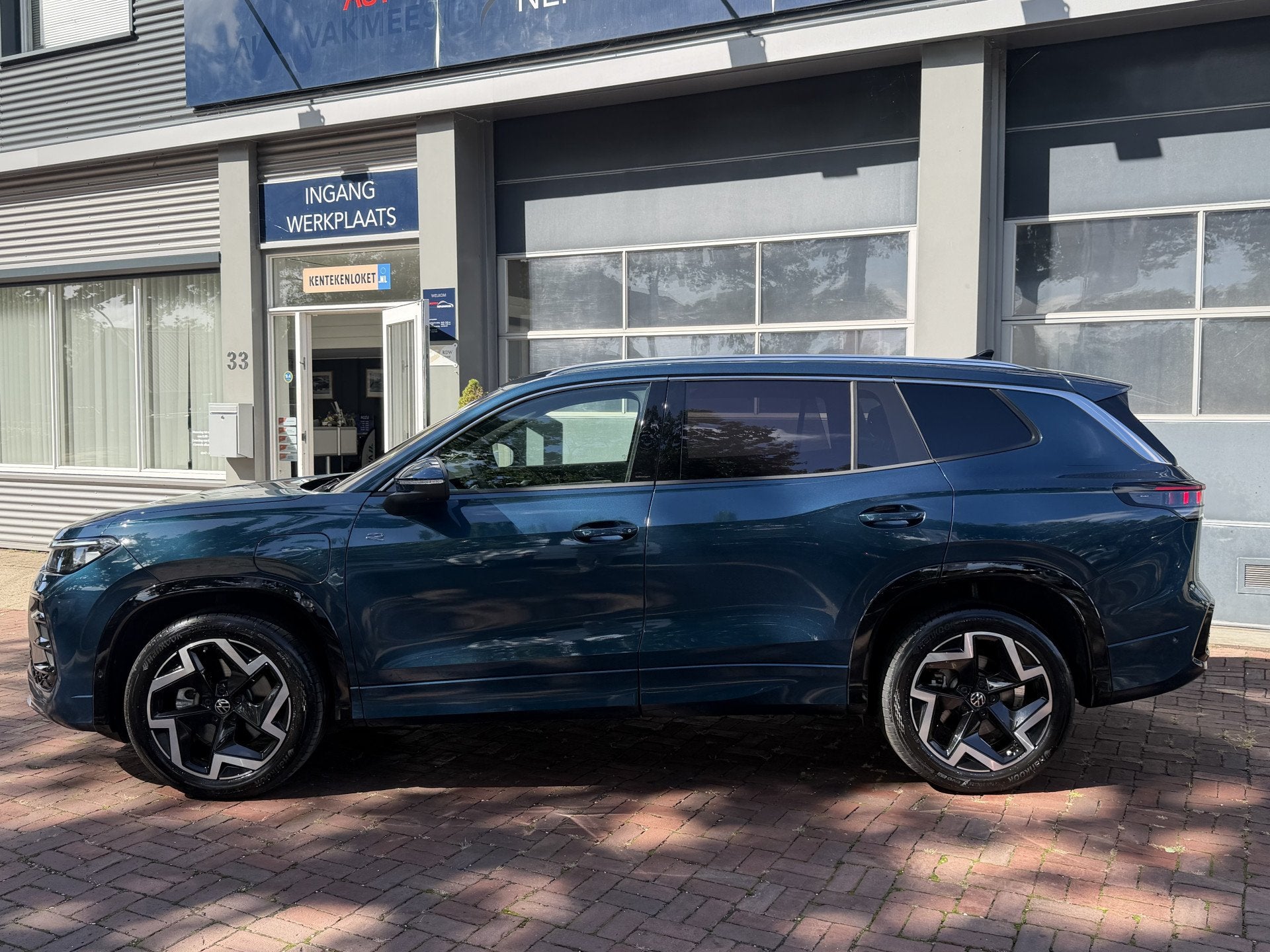 Volkswagen Tayron 1.5 eHybrid plug-hybride R-Line Edition 20, Auto's, Dealer onderhouden, 4 cilinders, Blauw, Plug-in hybride