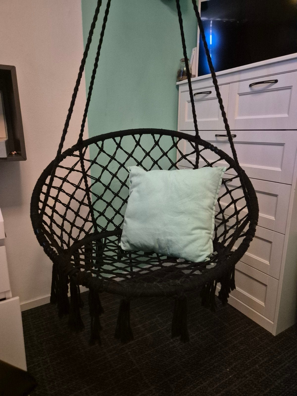 Zwarte hangstoel met macramé design, Zwart, Ophalen of Verzenden, Zo goed als nieuw, Bohemian, Macramé