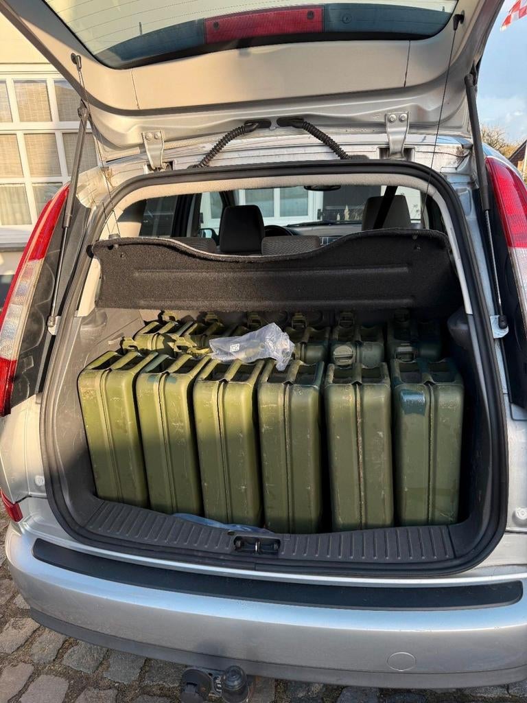 Nu of nooit  de allerlaatste nieuwe jerrycans  ? ?, Verzamelen, Militaria | Algemeen, Ophalen, Luchtmacht, Amerika