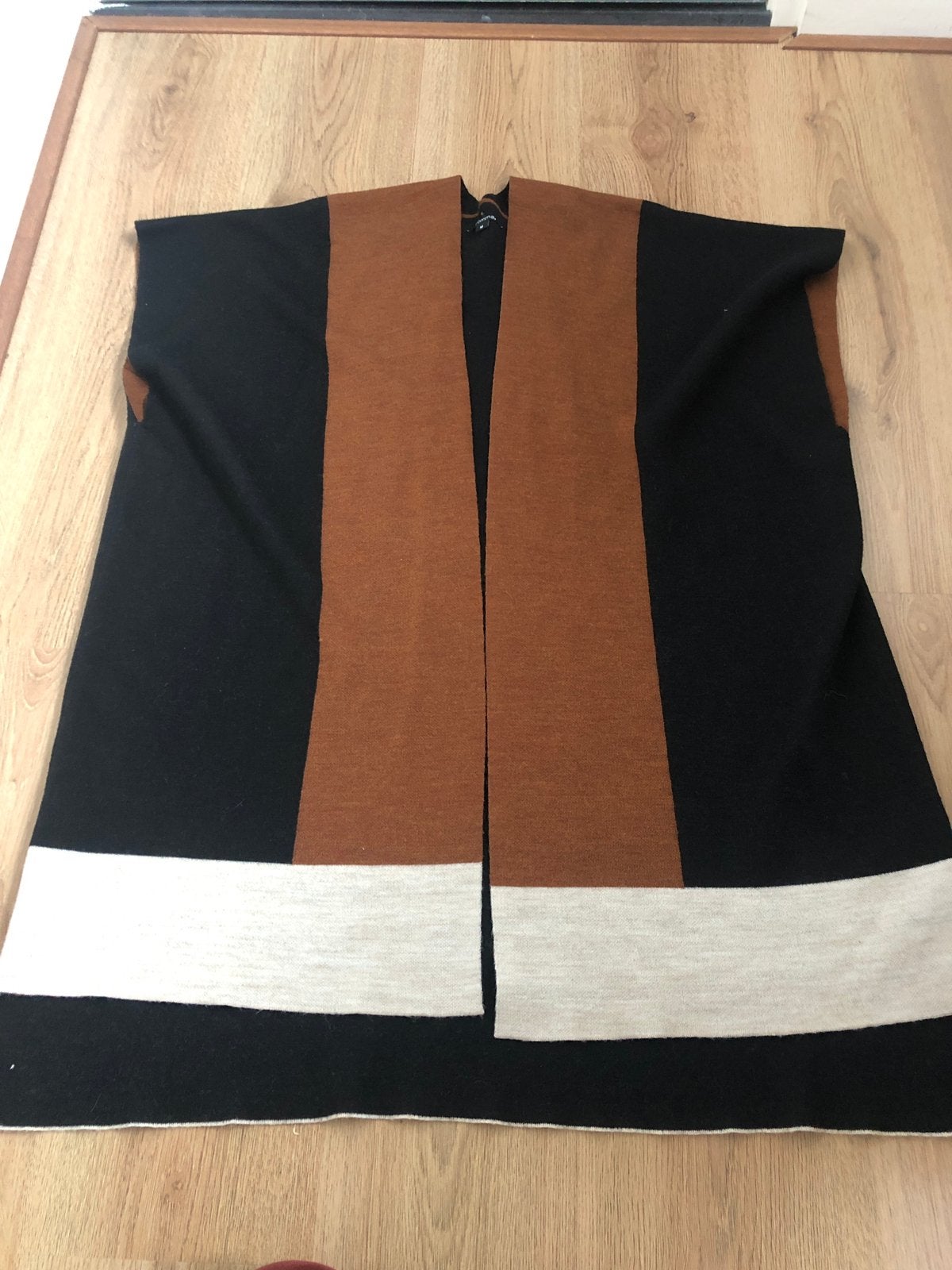 Comma omslagdoek poncho vest m bruin zwart cape met wol, Kleding | Dames, Maat 38/40 (M), Zwart, Zo goed als nieuw, X