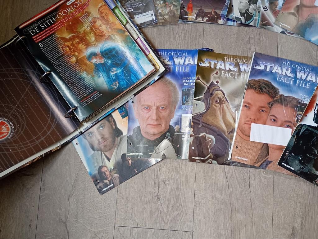 Grote Star Wars Fact File Collectie  1 Volle Map + 4 Extra M, Ophalen of Verzenden, Nieuw, Boek of Poster