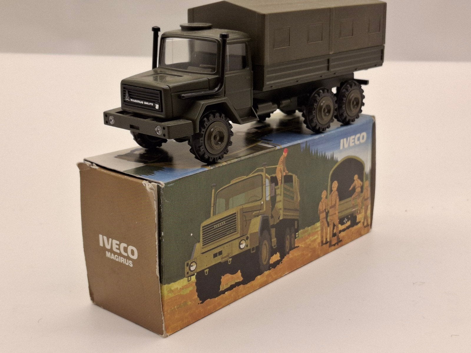 MAGIRUS DEUTZ 1:50 AKTIE NU 60.00€ !!, Ophalen of Verzenden, Zo goed als nieuw, Hijskraan, Tractor of Landbouw