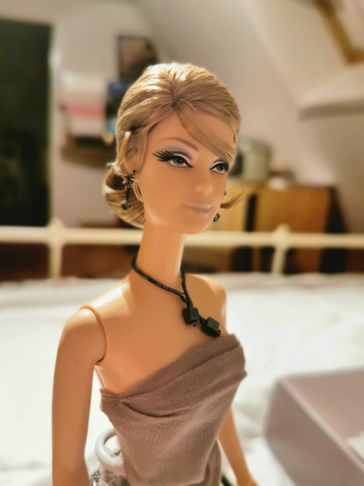 Giorgio Armani Barbie Limited Edition Collectible Doll, Verzamelen, Ophalen of Verzenden, Zo goed als nieuw