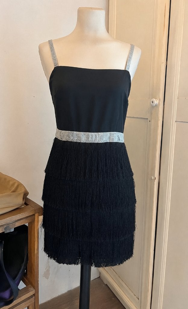 Franje zwarte mini jurk feest L feestjurk jaren '20, Kleding | Dames, Zwart, Maat 42/44 (L), Ophalen of Verzenden, Zo goed als nieuw