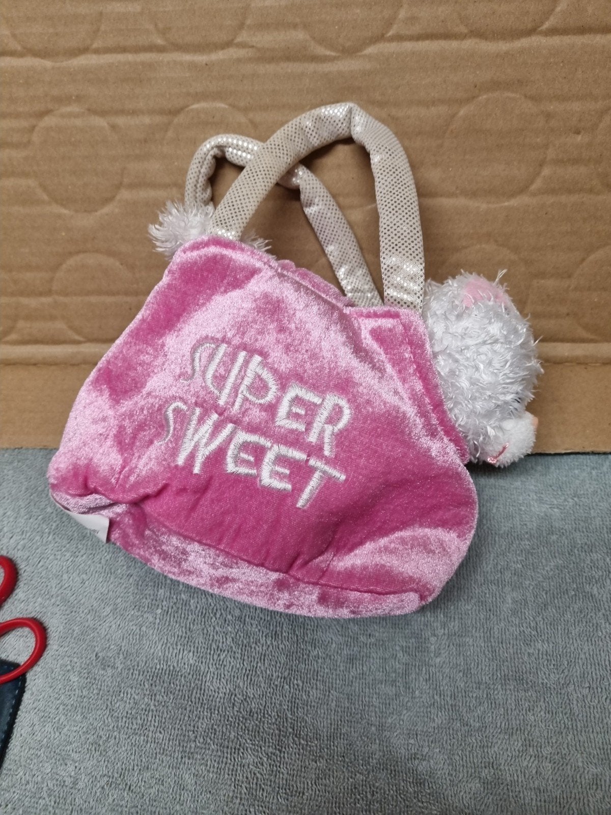 knuffel poes in tas  nr 62, Ophalen of Verzenden, Zo goed als nieuw, Kat