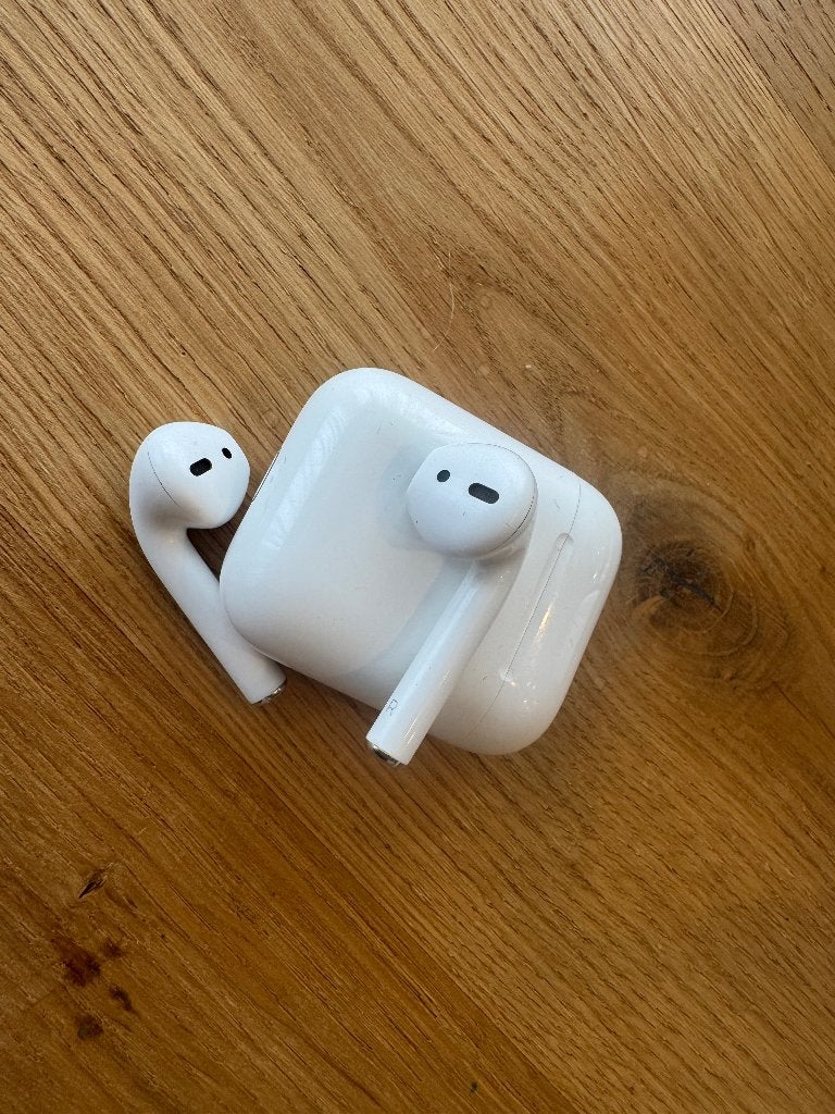 Apple AirPods (2e generatie) - Zeer goede conditie, Ophalen, In-ear, Snelladen, Zo goed als nieuw