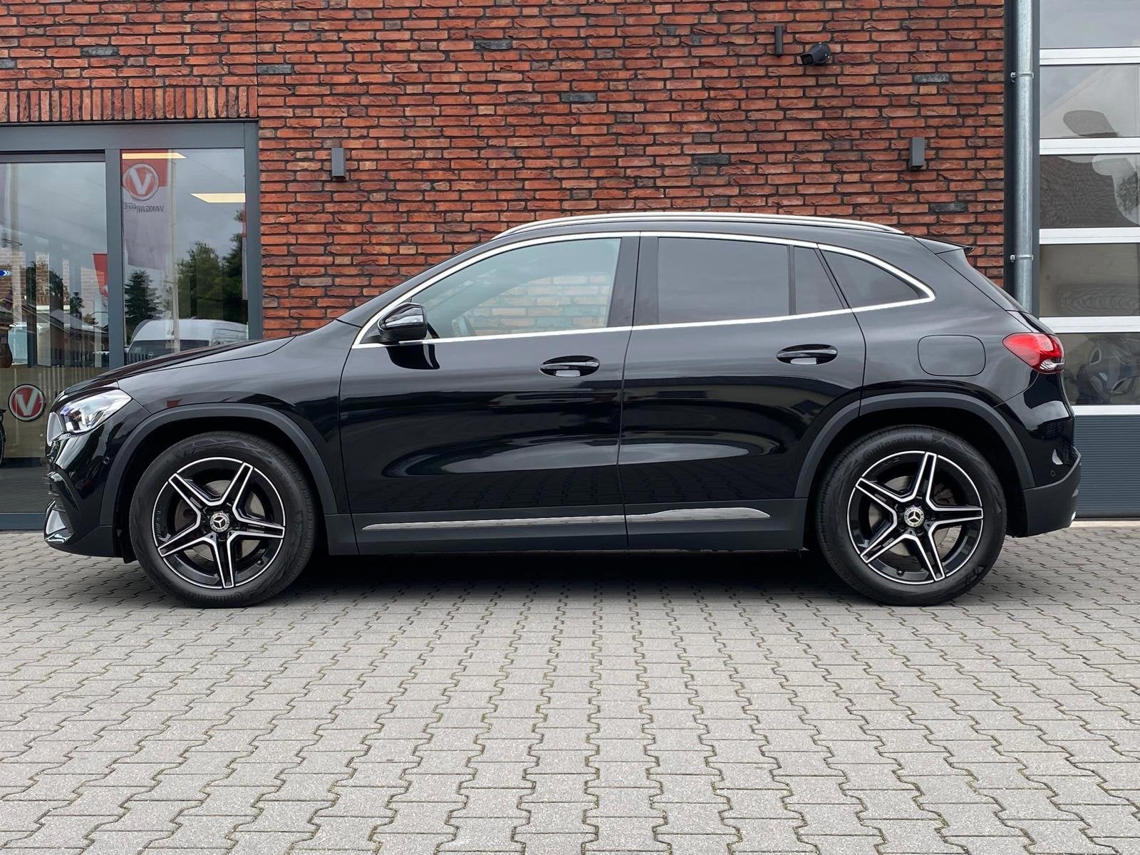 Mercedes-Benz GLA-klasse 250 4MATIC AMG Line ambilight, Auto's, Automaat, Gebruikt, Euro 6, 4 cilinders