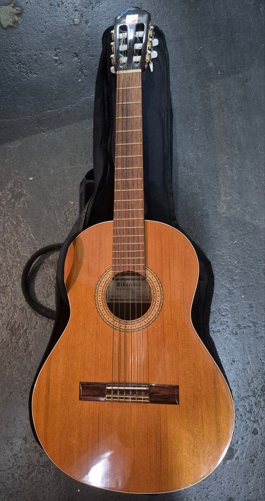 Alhambra Klassieke Gitaar met Hoes, Muziek en Instrumenten, Ophalen of Verzenden, Gebruikt, Klassieke of Spaanse gitaar, Met koffer
