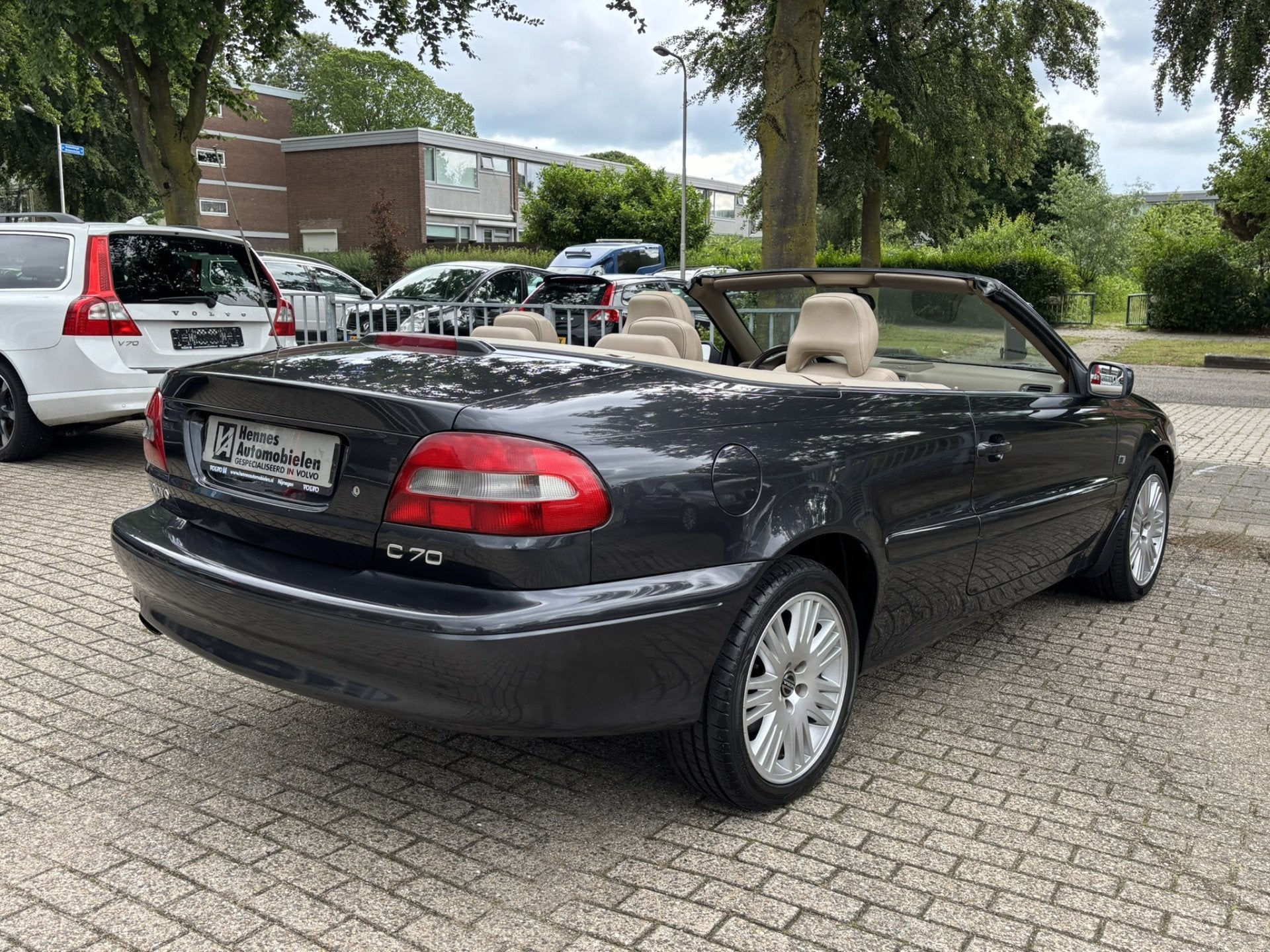 Volvo C70 Convertible 2.3 T5 240pk Luxury (bj 2000), Auto's, Voorwielaandrijving, Cabriolet, 4 stoelen, 10 km/l