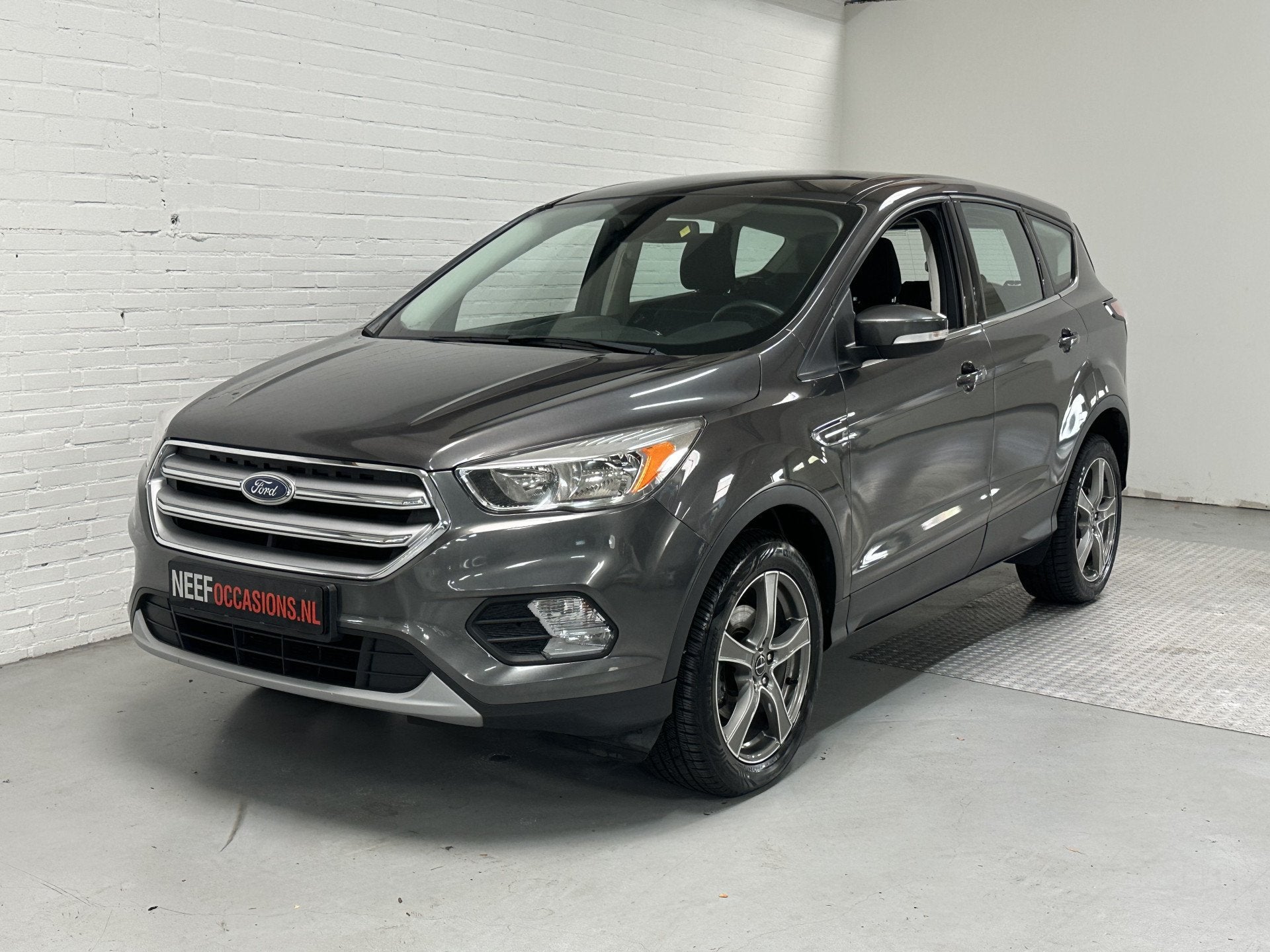 Ford Kuga 1.5 EcoBoost CLIMA / CRUISE / TREKHAAK (bj 2017), Auto's, Stof, 4 cilinders, 150 pk, Bedrijf