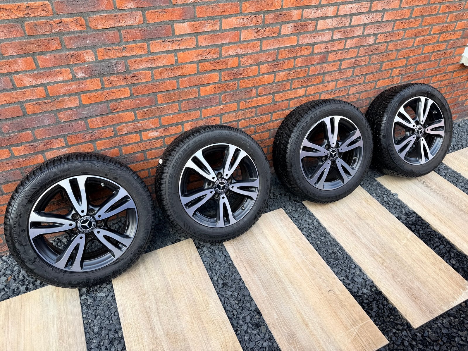 Set 4x Dunlop winterbanden op Mercedes velgen A-klasse W176, Ophalen, Gebruikt, 16 inch, Banden en Velgen