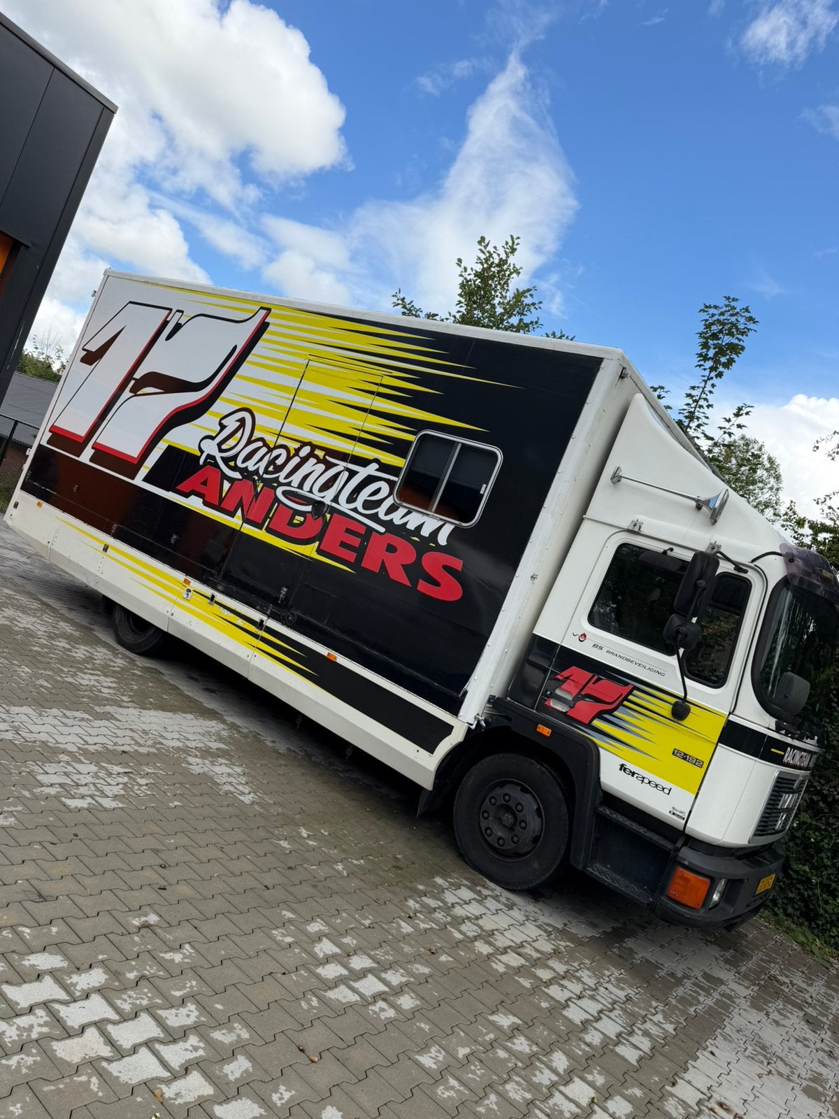 TE KOOP – COMPLETE MAN CROSS VRACHTWAGEN