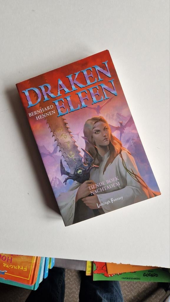DrakenElfen: Nachtadem - Bernhard Hennen (Fantasy Boek), Boeken, Ophalen of Verzenden, Zo goed als nieuw, Bernhard Hennen