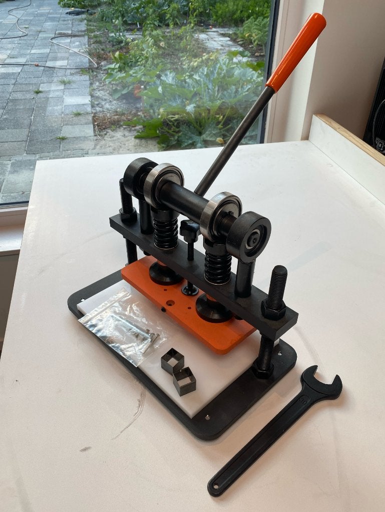 Lederponsmachine Leer pons machine, Ophalen, Zo goed als nieuw