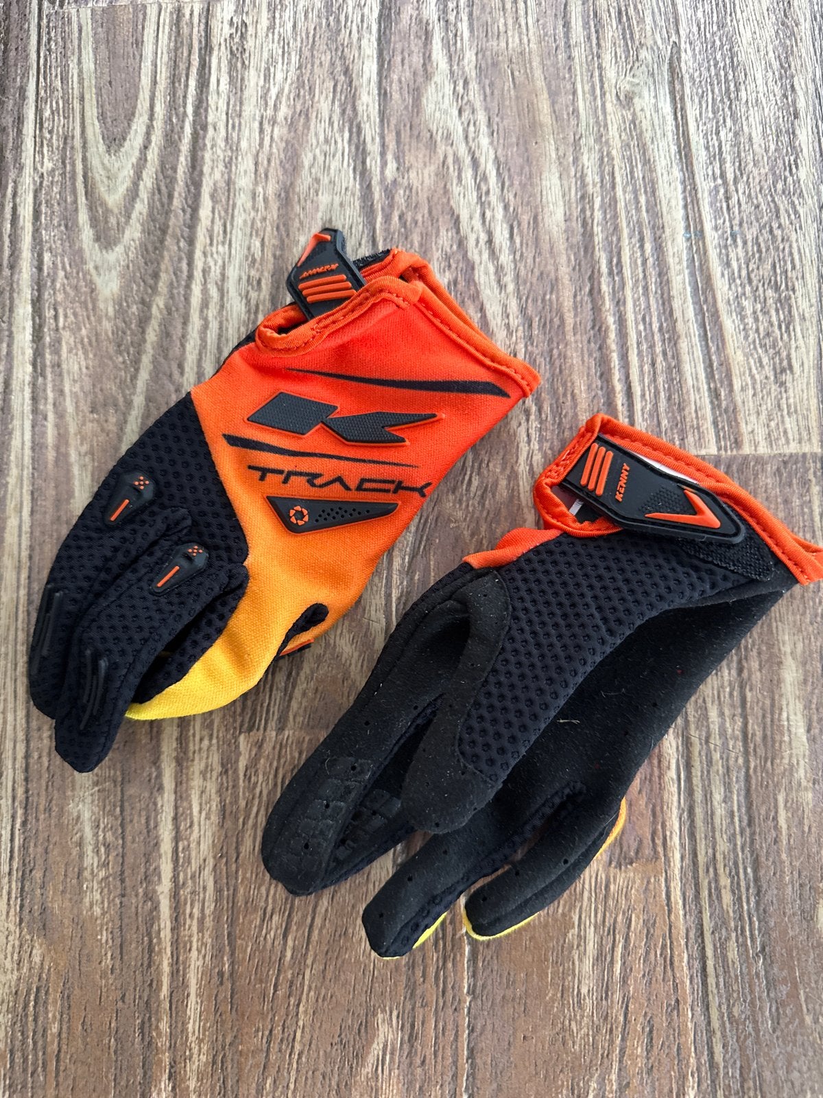 Kenny Track crosshandschoenen - Zo goed als nieuw, Fietsen en Brommers, Fietsaccessoires | Fietshelmen, Ophalen, Zo goed als nieuw