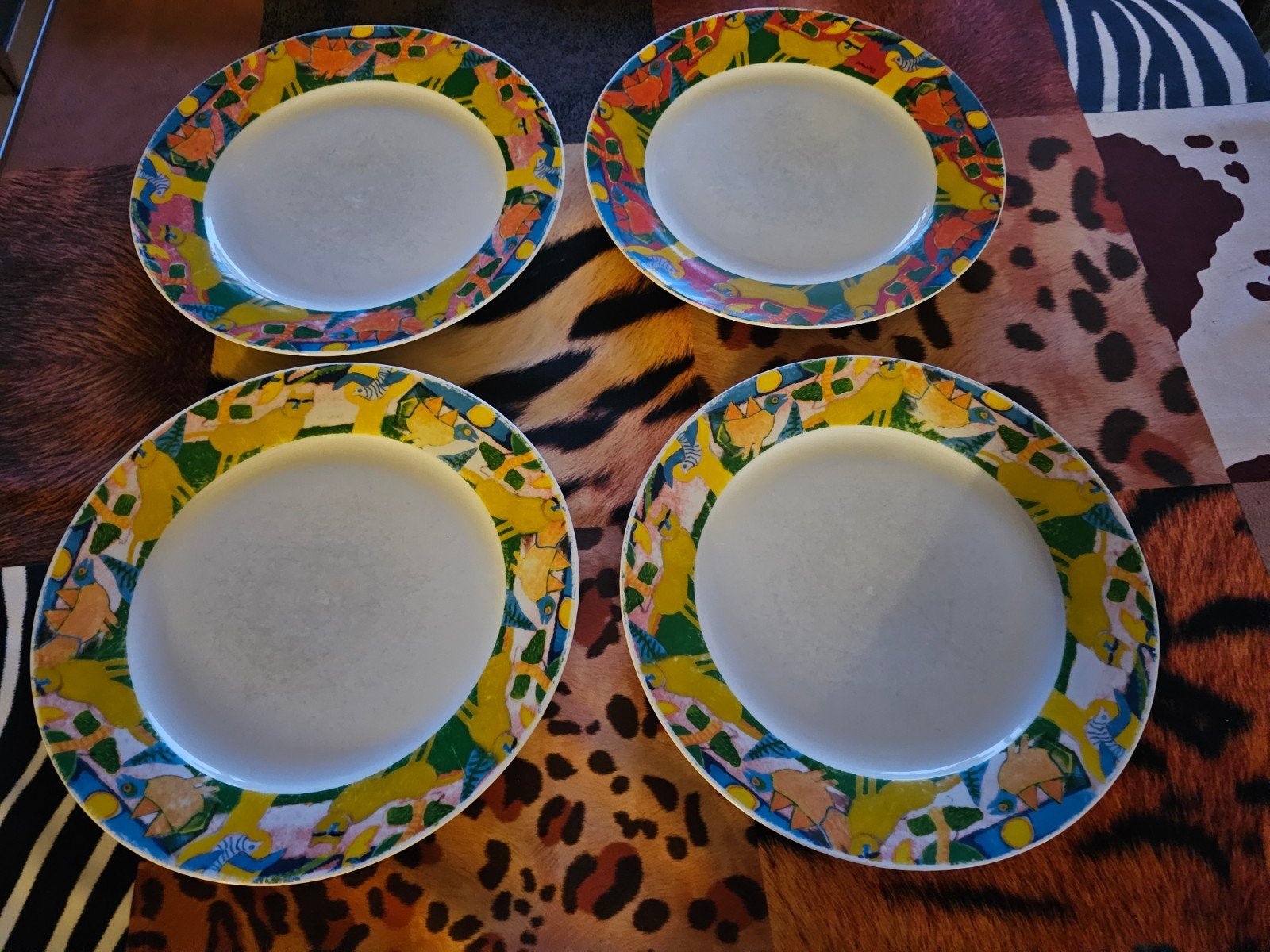 4 kleurrijke Corneille borden, Gebruikt, Keramiek, Vintage, Ophalen of Verzenden