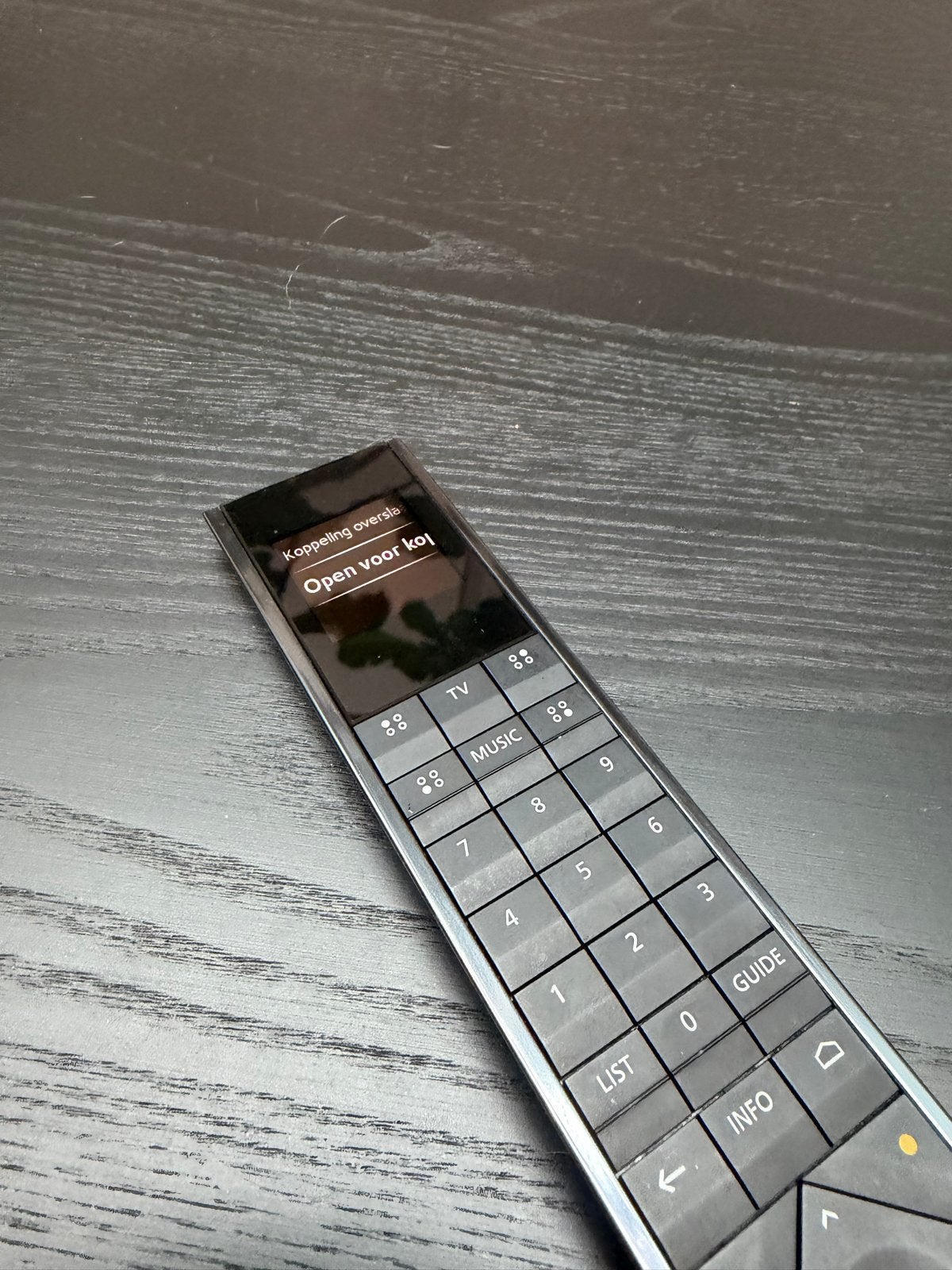 Bang & Olufsen BeoRemote One BT Afstandsbediening, Gebruikt, Ophalen of Verzenden, Origineel, Met display