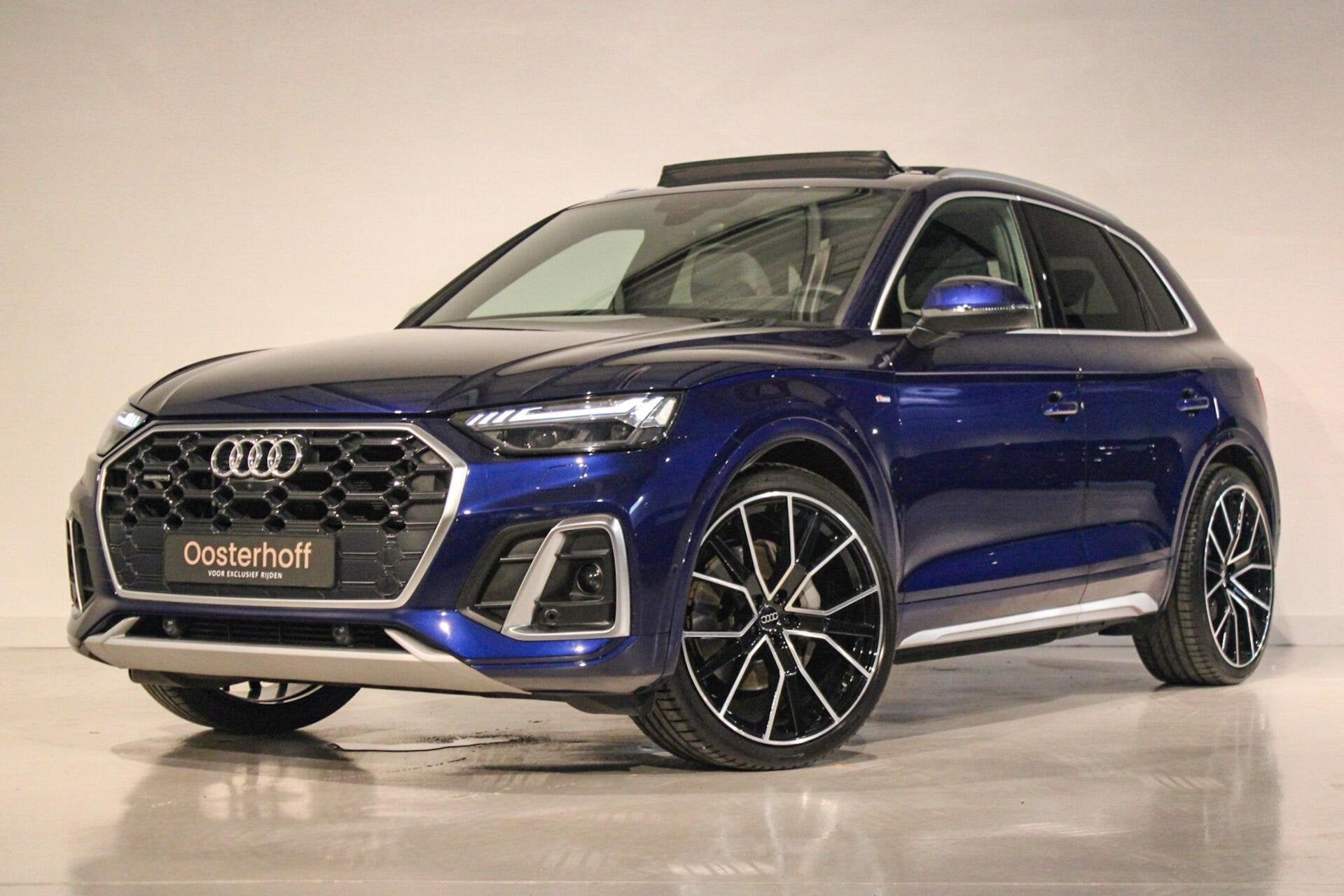 Audi Q5 55 TFSI e S edition Competition LUCHTV | B&O | PANO, Auto's, Automaat, Gebruikt, 4 cilinders, Blauw