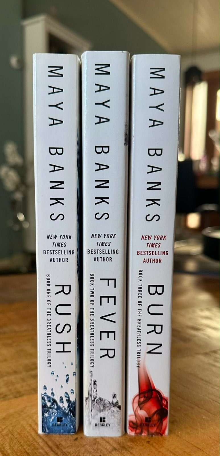Maya Banks - The Breathless Trilogy (Rush, Fever, Burn) - En, Boeken, Ophalen, Nieuw, Amerika