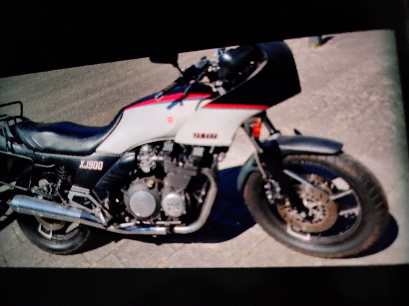 Yamaha XJ900S Diversion uit 1991 met koffers