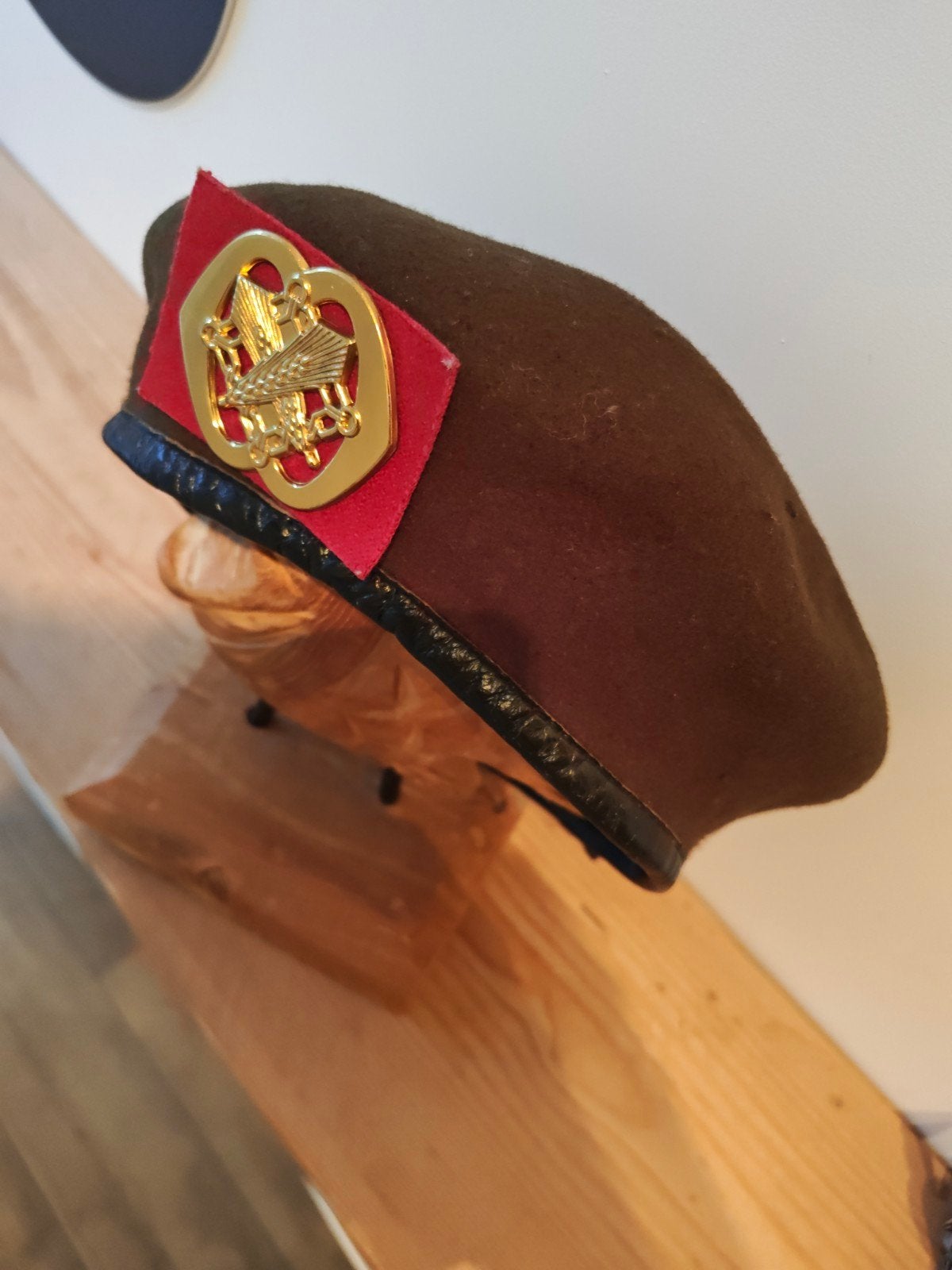 Mooie baret uit 1988, maat 57, Ophalen of Verzenden, Gedragen, K.M.A., Hoed