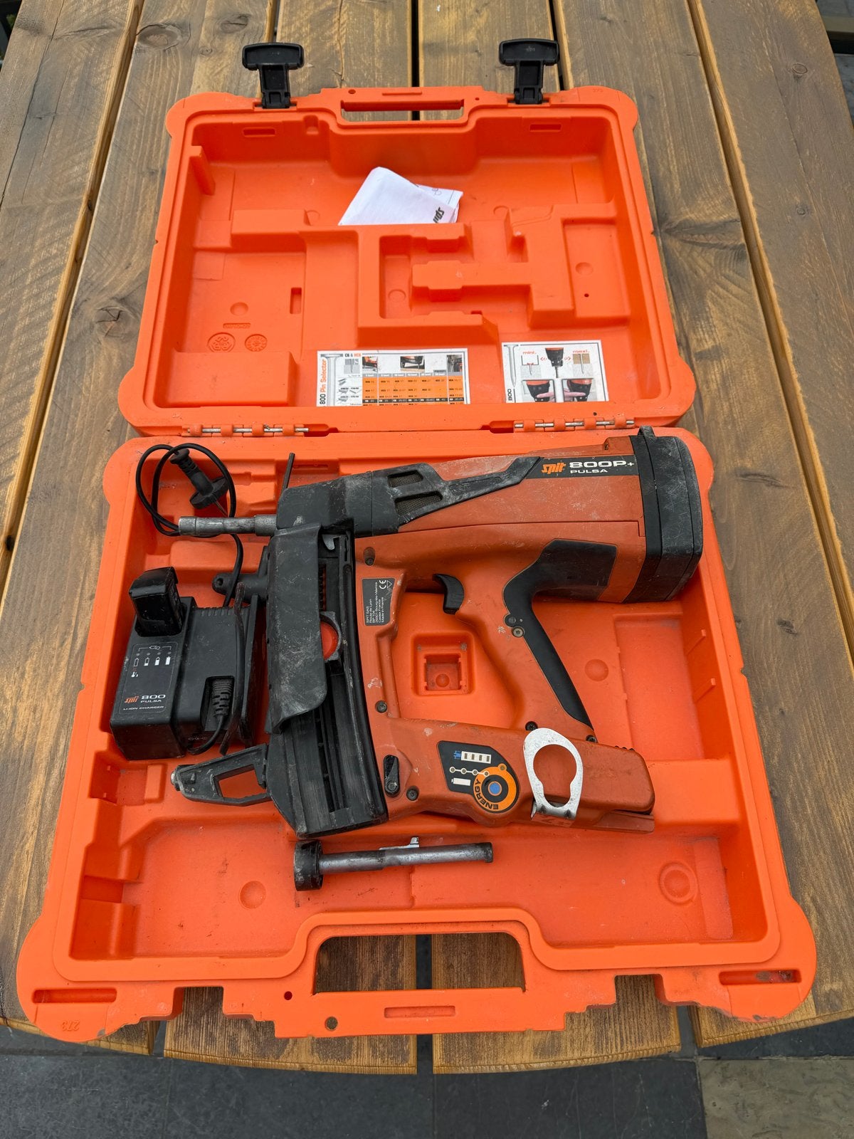 Spit 800P+ Pulsa tacker met lader en koffer, Doe-het-zelf en Verbouw, Ophalen, Gebruikt, Overige typen