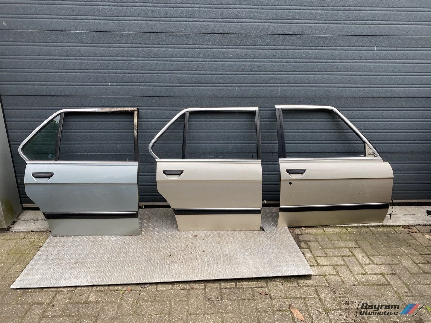 Bmw E28 deur portier rechts voor achter 5-serie voorportier, Gebruikt, -, Deur, -
