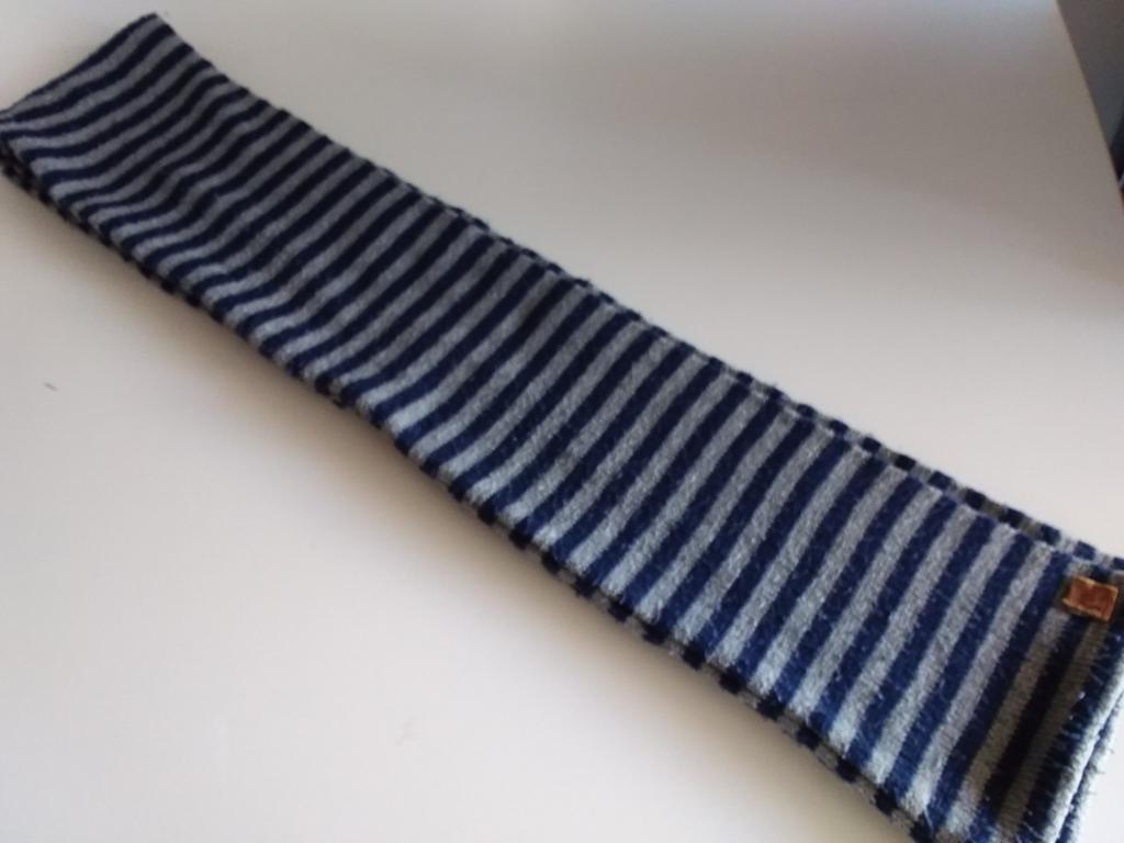 Grijs/donker blauw gestreepte sjaal, Kinderen en Baby's, Kinderkleding | Mutsen, Sjaals en Handschoenen, Ophalen of Verzenden