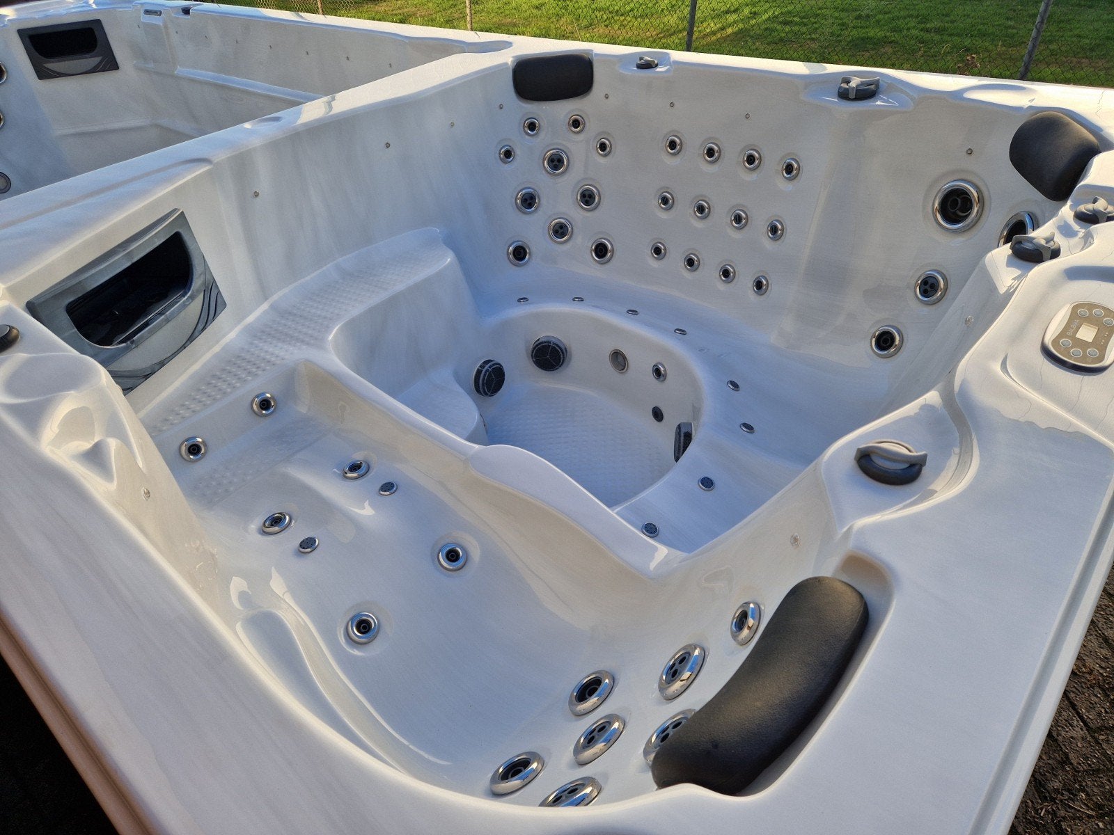 Foto 3 van Dubbele/Duo Zwemspa met Jazuzzi gedeelte Sunspa Melbourne