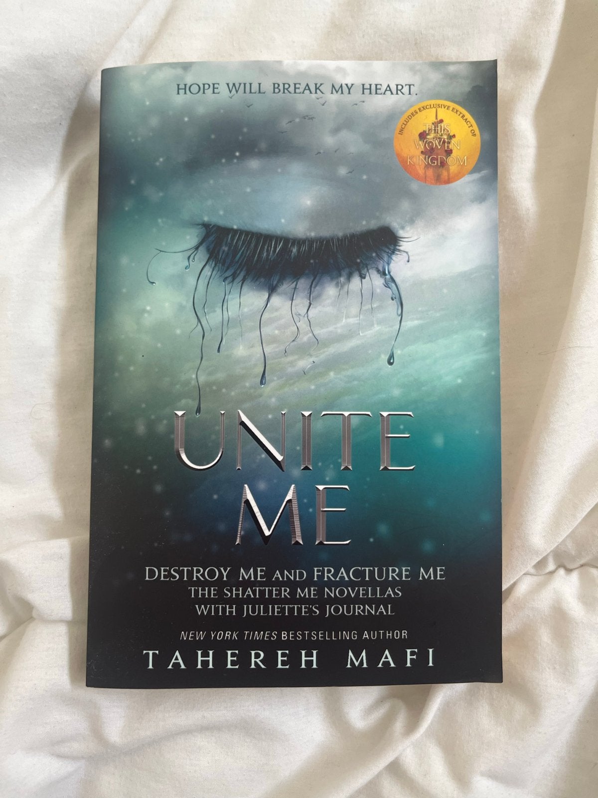 Unite Me - Tahereh Mafi (Shatter Me Novellas), Ophalen of Verzenden, Zo goed als nieuw, Wereld overig