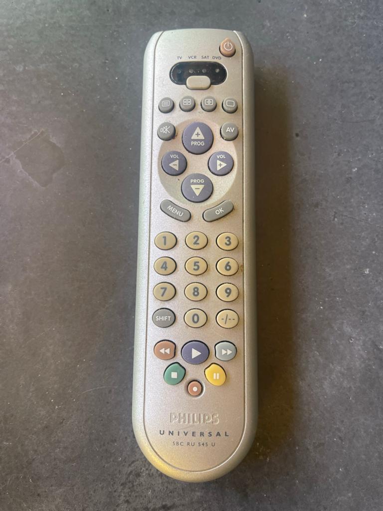 Philips Universele Afstandsbediening SBC RU 545 U, Ophalen of Verzenden, Gebruikt, Universeel, Dvd